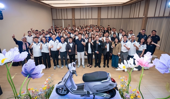 DECO ฉลองครบรอบ 8 ปี 